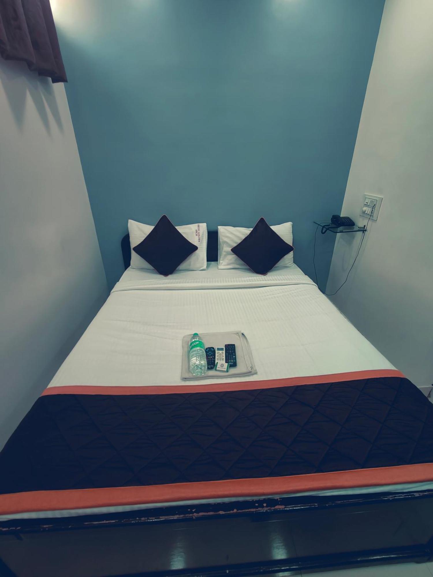 Hotel Golden Arch Бангалор Екстериор снимка