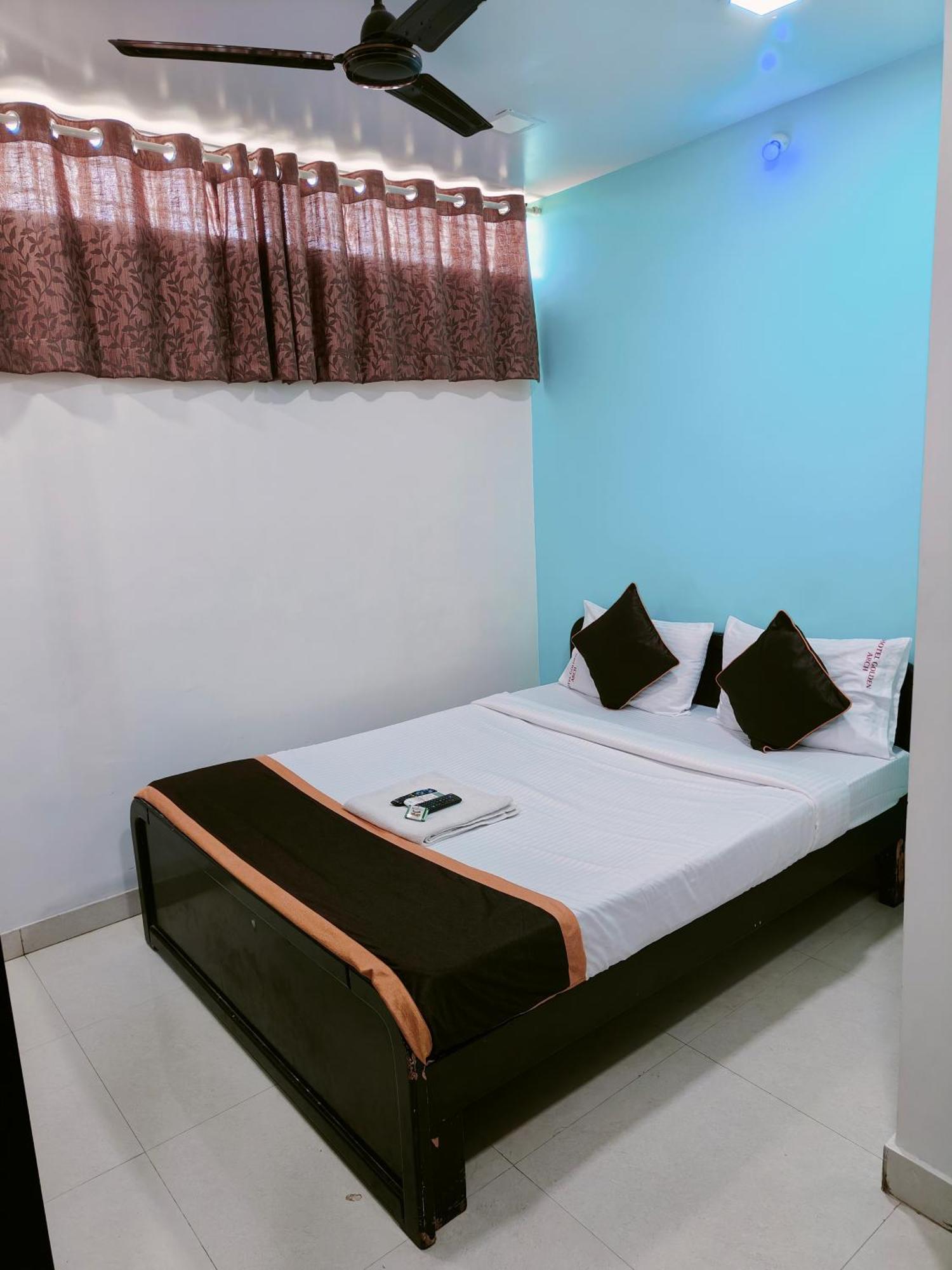 Hotel Golden Arch Бангалор Екстериор снимка