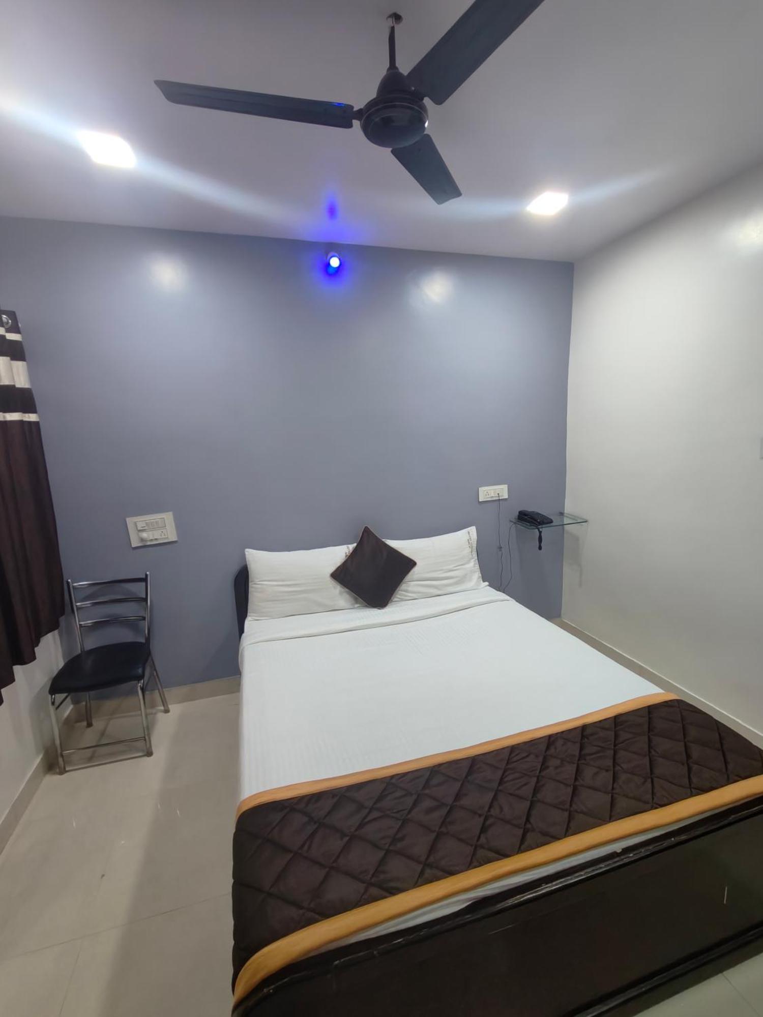 Hotel Golden Arch Бангалор Екстериор снимка
